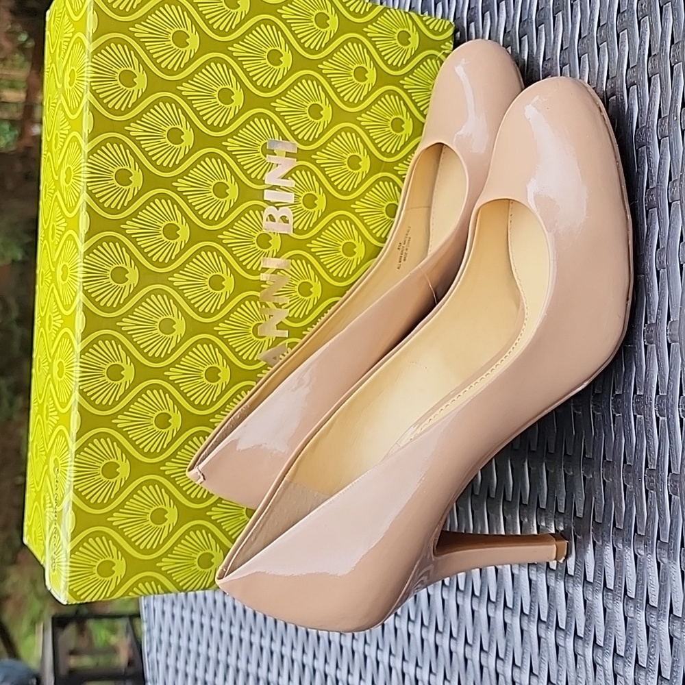 Gianni Bini, Becca Heels, Size 8, Nude